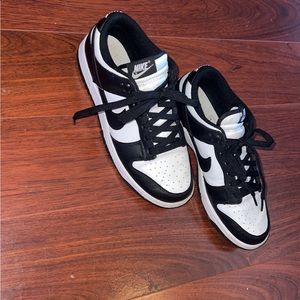 Womens nike panda dunk in size 8.5.